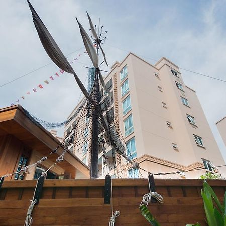 Atlantis Pattaya High Service Jomtien Beach Exterior foto