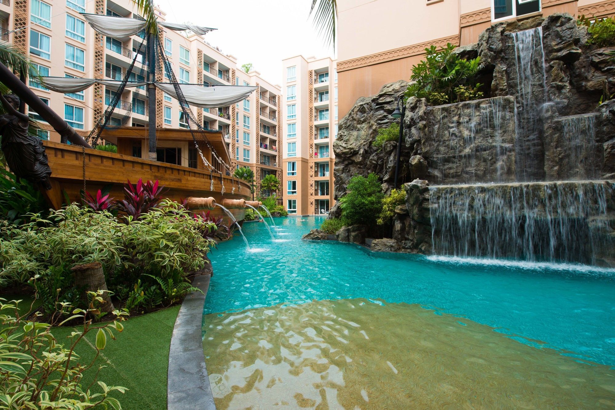 Atlantis Pattaya High Service Jomtien Beach Exterior foto