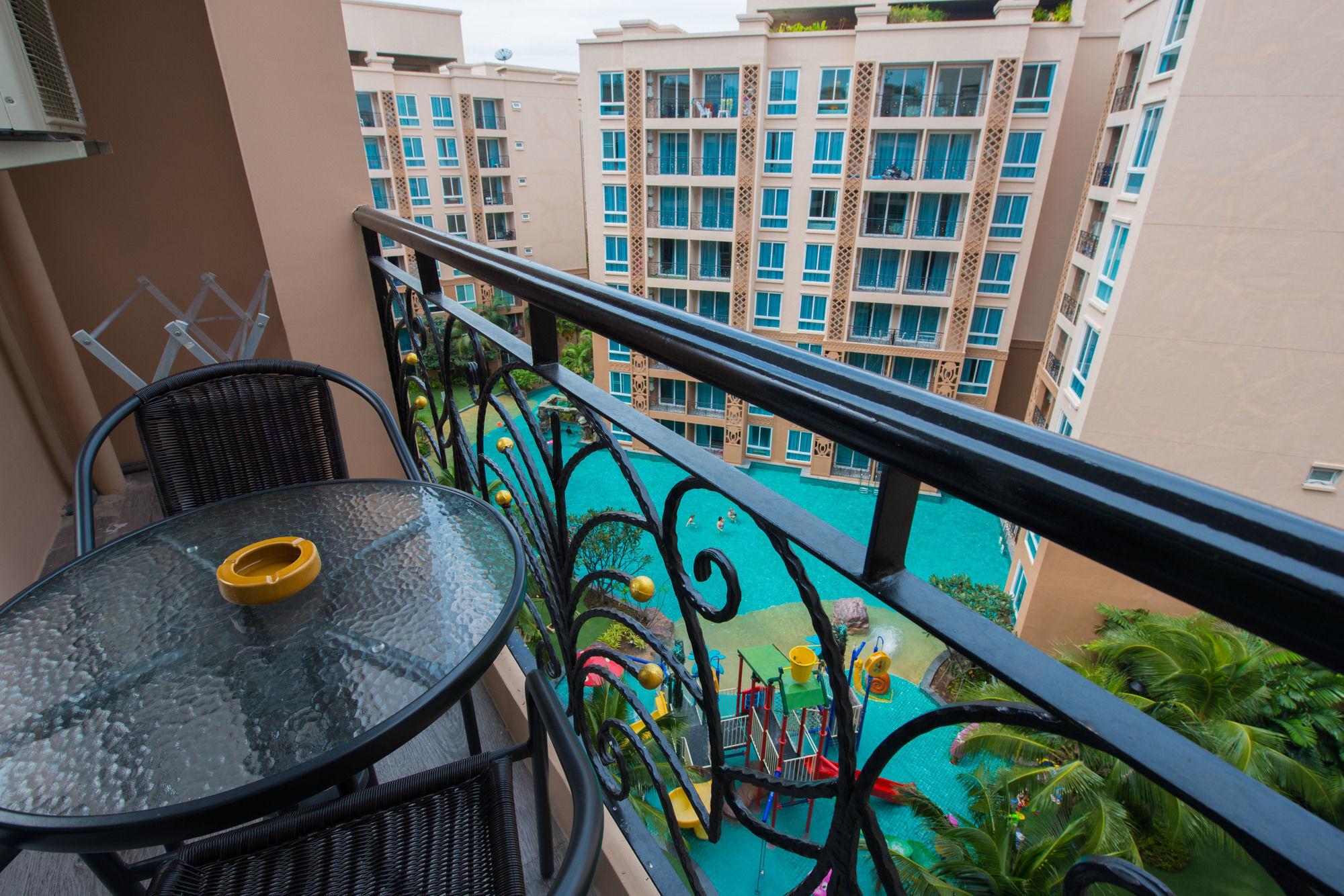 Atlantis Pattaya High Service Jomtien Beach Exterior foto