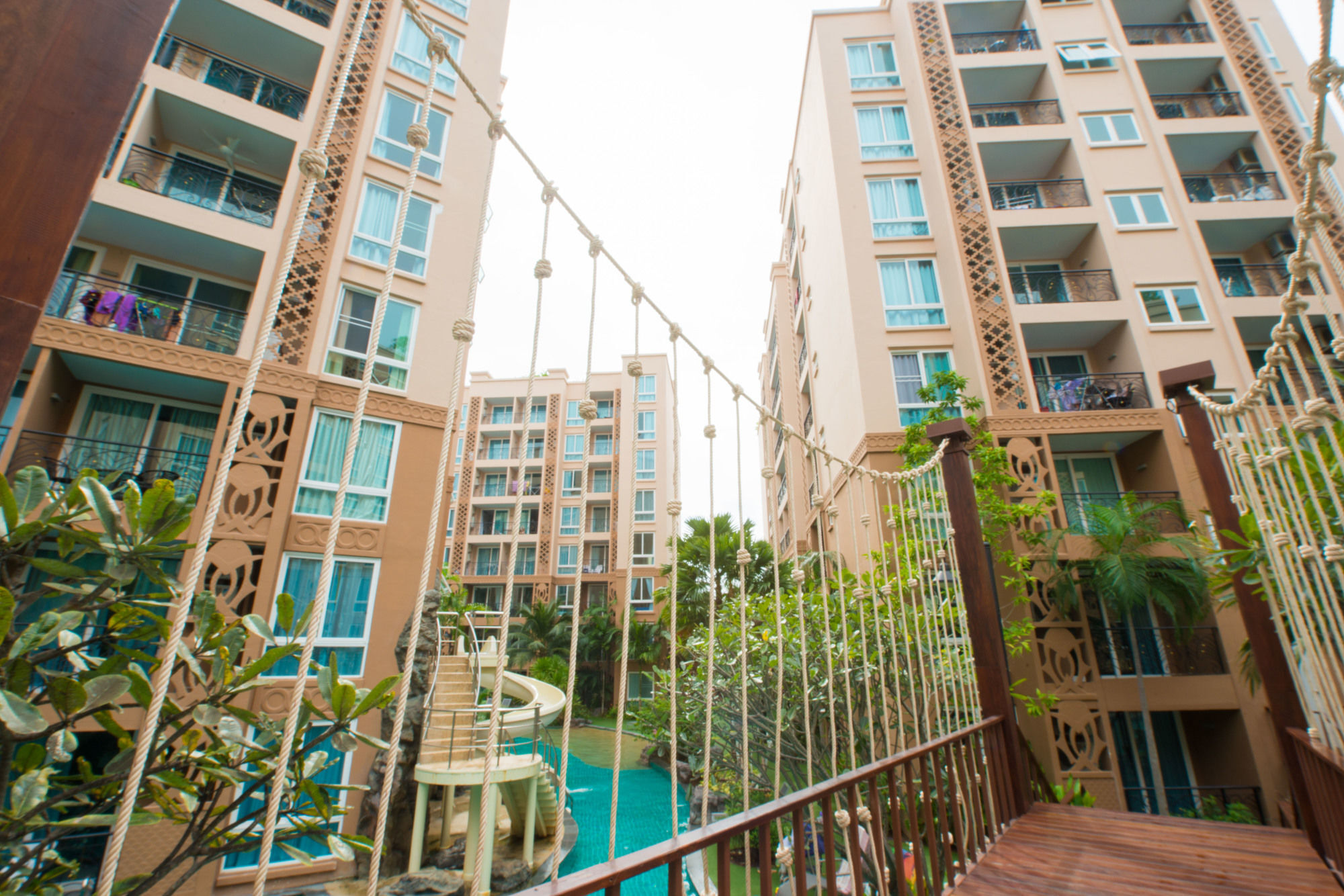 Atlantis Pattaya High Service Jomtien Beach Exterior foto