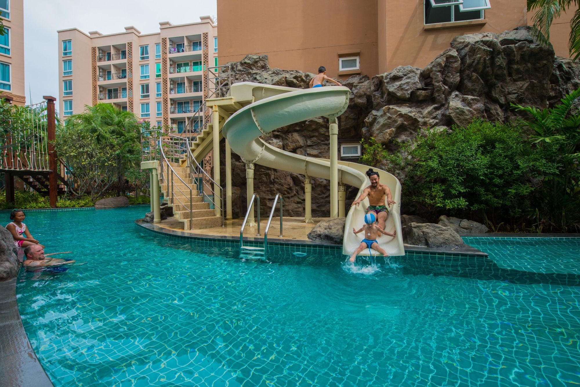 Atlantis Pattaya High Service Jomtien Beach Exterior foto